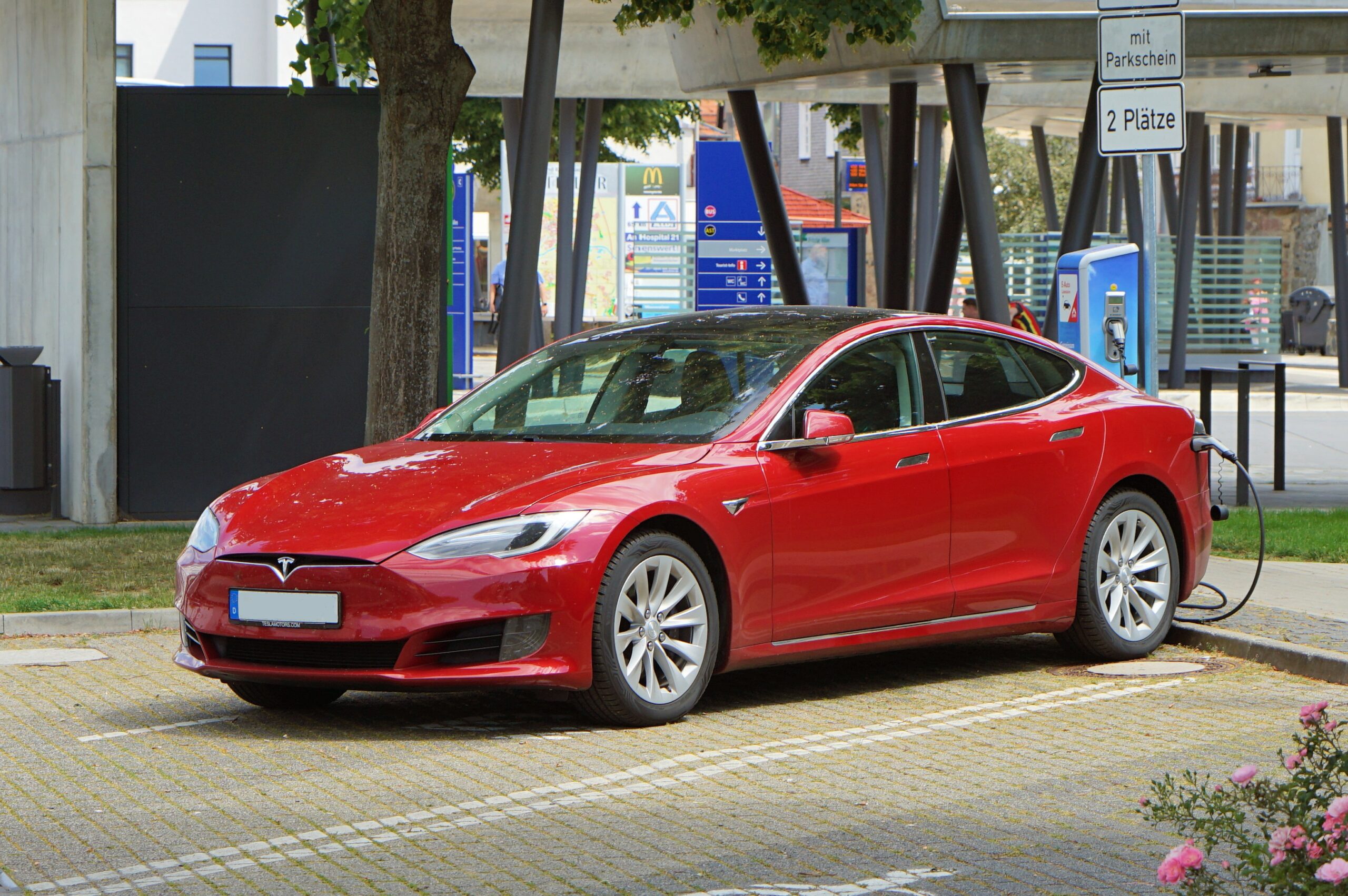 5 Elektroautos mit großer Reichweite 2020 - Jahr der Technik